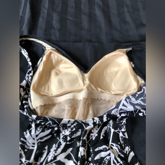 Vtg Black and White One Piece Swimsuit - Picture 4 of 13